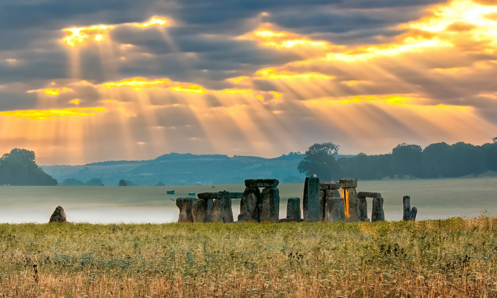 Tour en Stonehenge al amanecer visita privada de dentro del círculo Excursión Stonehenge en la salida del sol (dentro del círculo) Oxford y Windsor