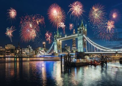 Crucero de Fin de Año por el Támesis con fuegos artificiales a medianoche a bordo del Sapele