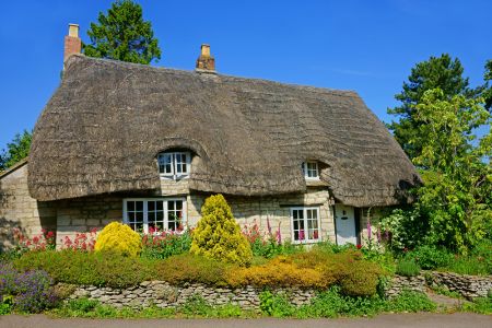 Cotswolds: Paisajes pintorescos que parecen sacados de una postal.