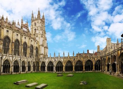 Visitar la Catedral de Canterbury.