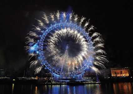 Crucero de Fin de Año por el Támesis con fuegos artificiales a medianoche a bordo del Thomas Doggett