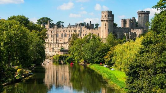 Visitar el Castillo de Warwick.