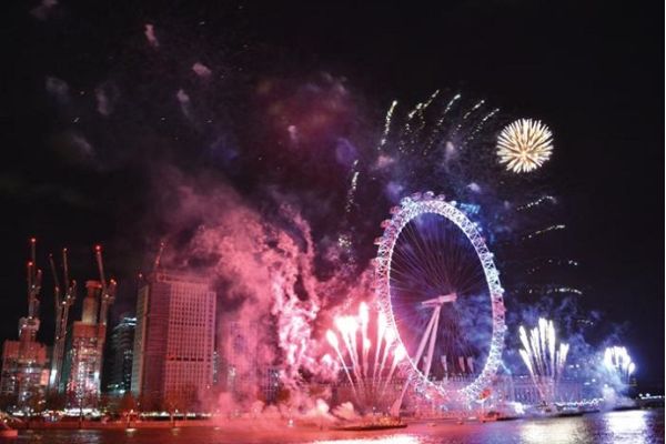 Crucero con cena de Año Nuevo y espectáculo de fuegos artificiales