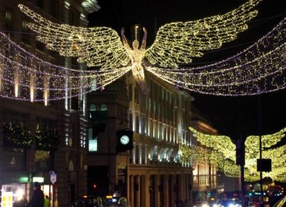 Vista nocturna de las luces de Navidad en Londres