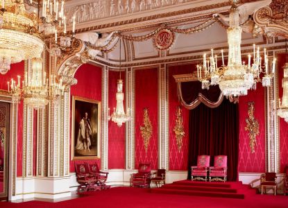 La sala del trono en el Palacio de Buckingham.