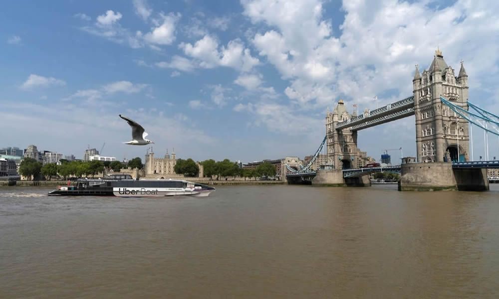 paseo en barco por el tamesis londres