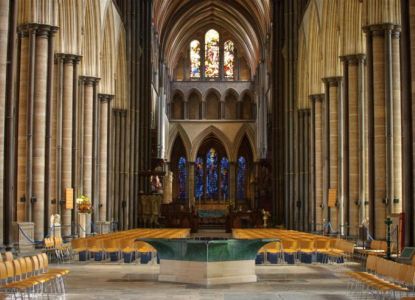 Espléndida vista de la nave de la Catedral de Salisbury